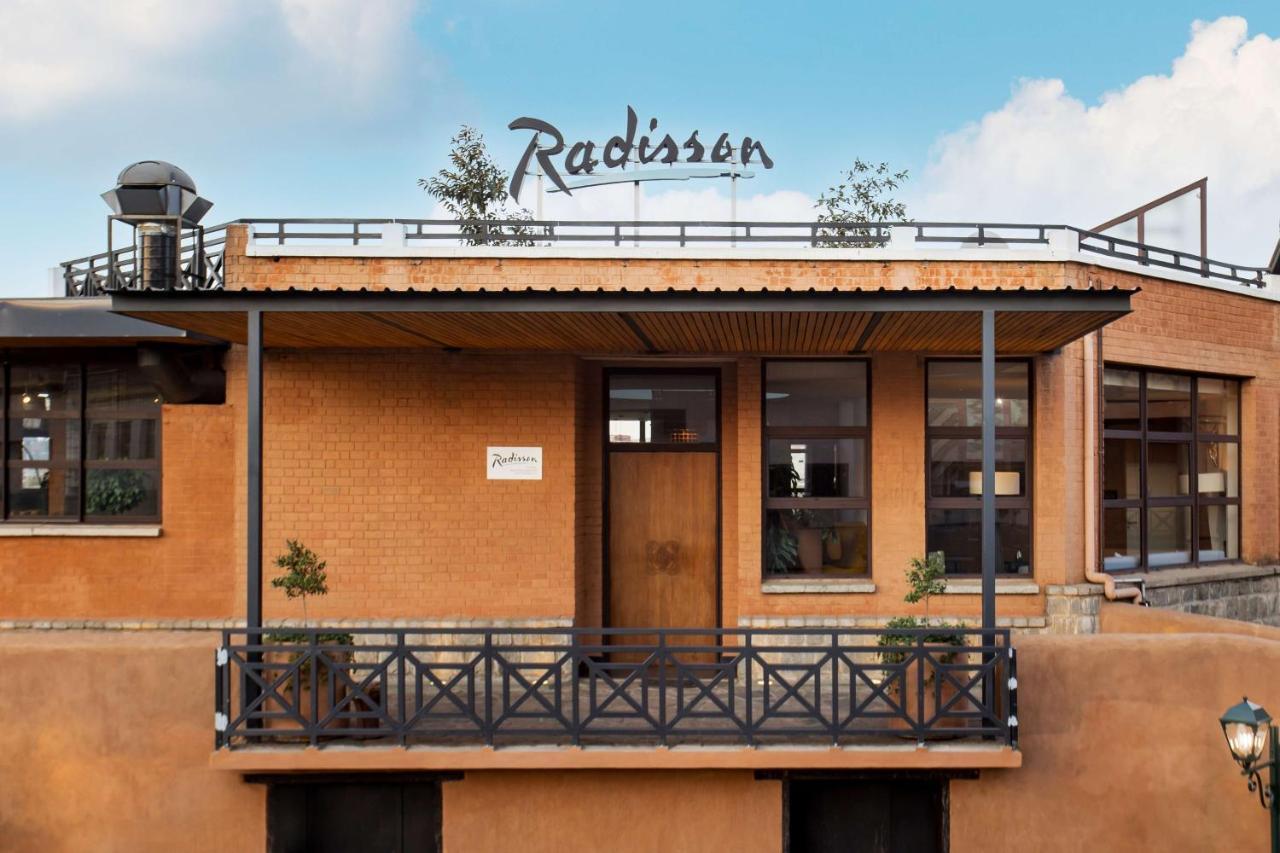 Radisson Hotel Tamboho Waterfront Антананаріву Екстер'єр фото