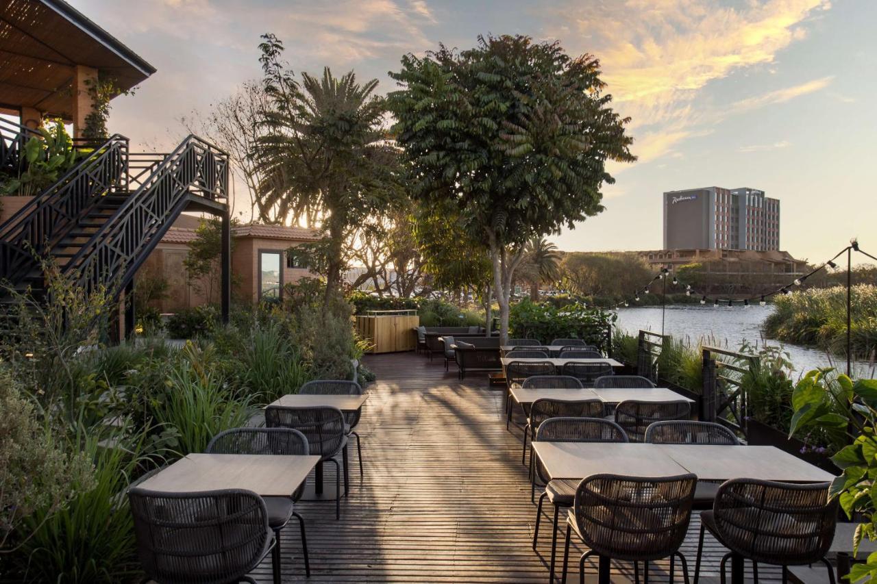 Radisson Hotel Tamboho Waterfront Антананаріву Екстер'єр фото