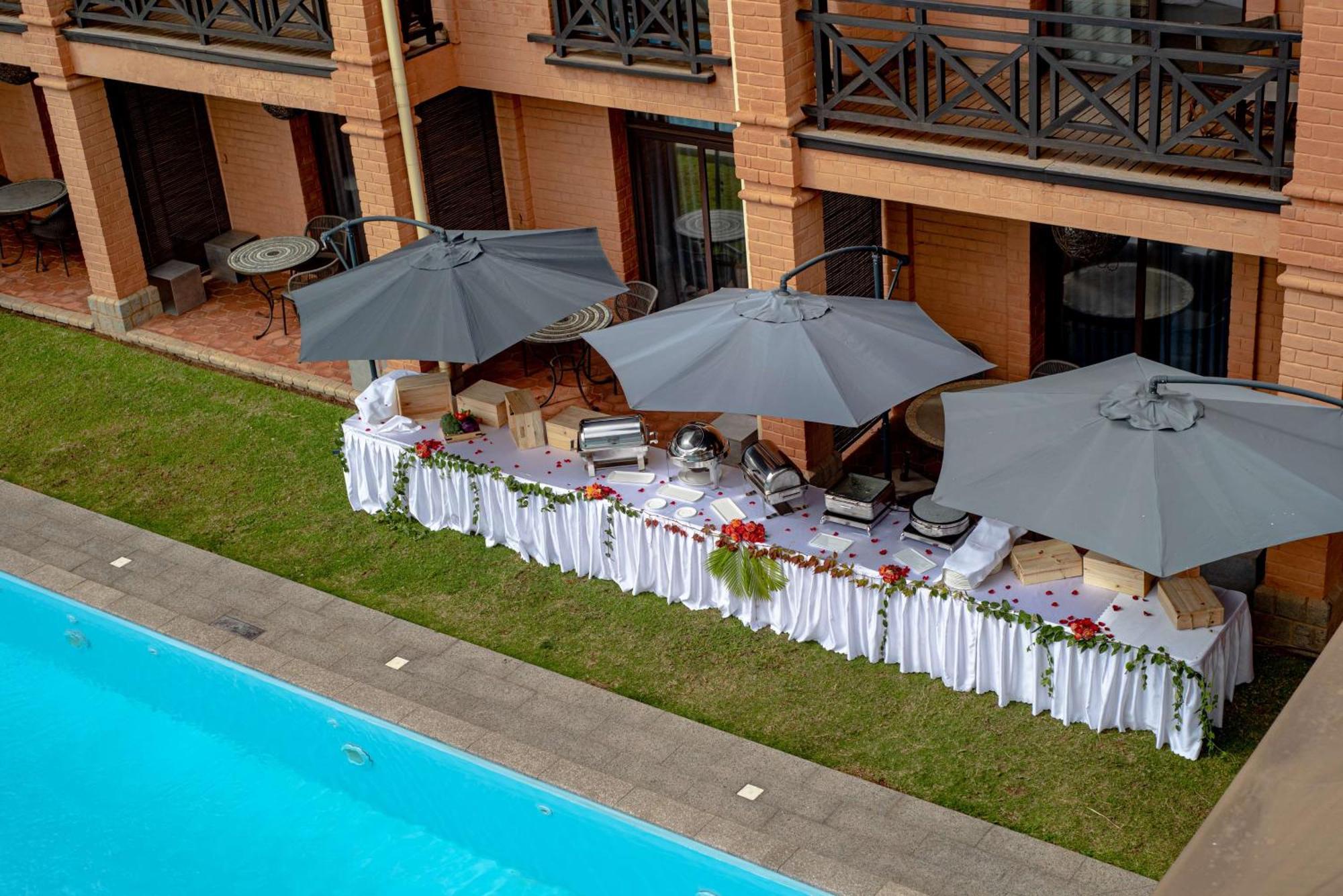 Radisson Hotel Tamboho Waterfront Антананаріву Екстер'єр фото